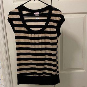 Lipstick Black and Gold Short Sleeve Sweater